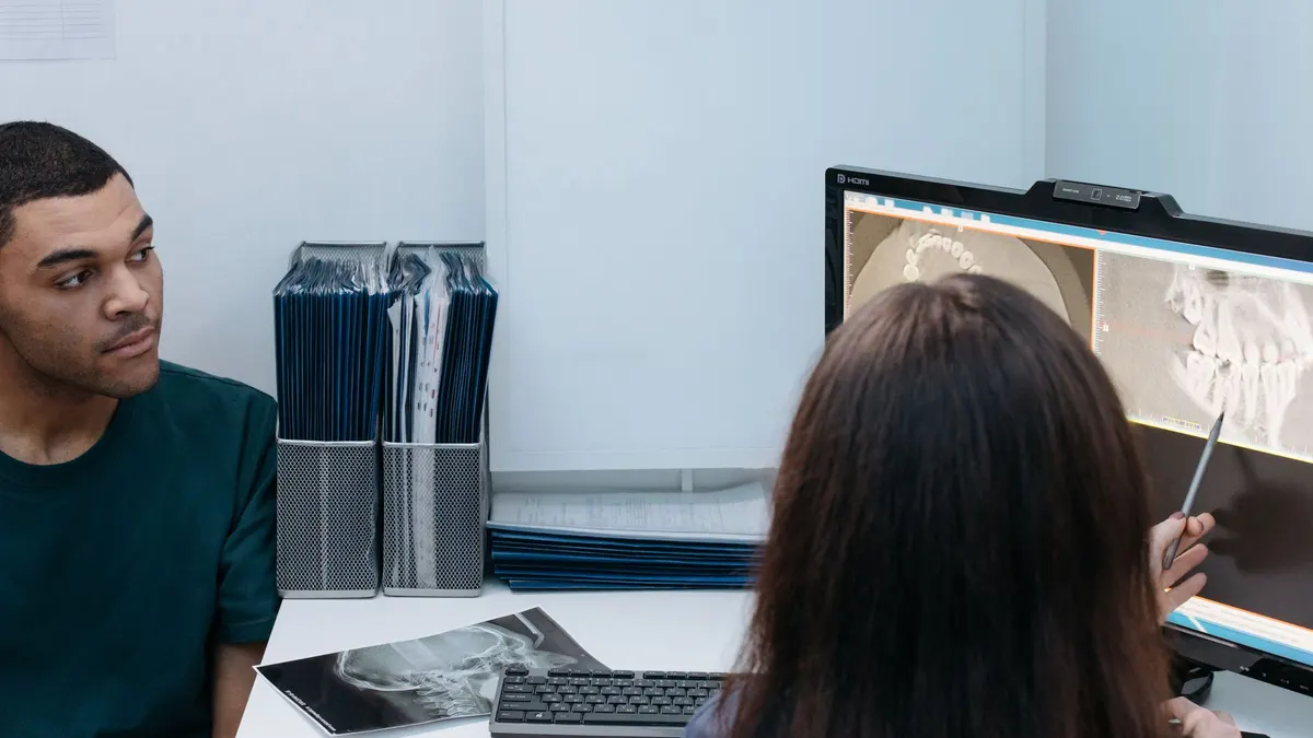 Konsultacja stomatologiczna przed ważnym wydarzeniem – jak ocenić realny zakres leczenia?