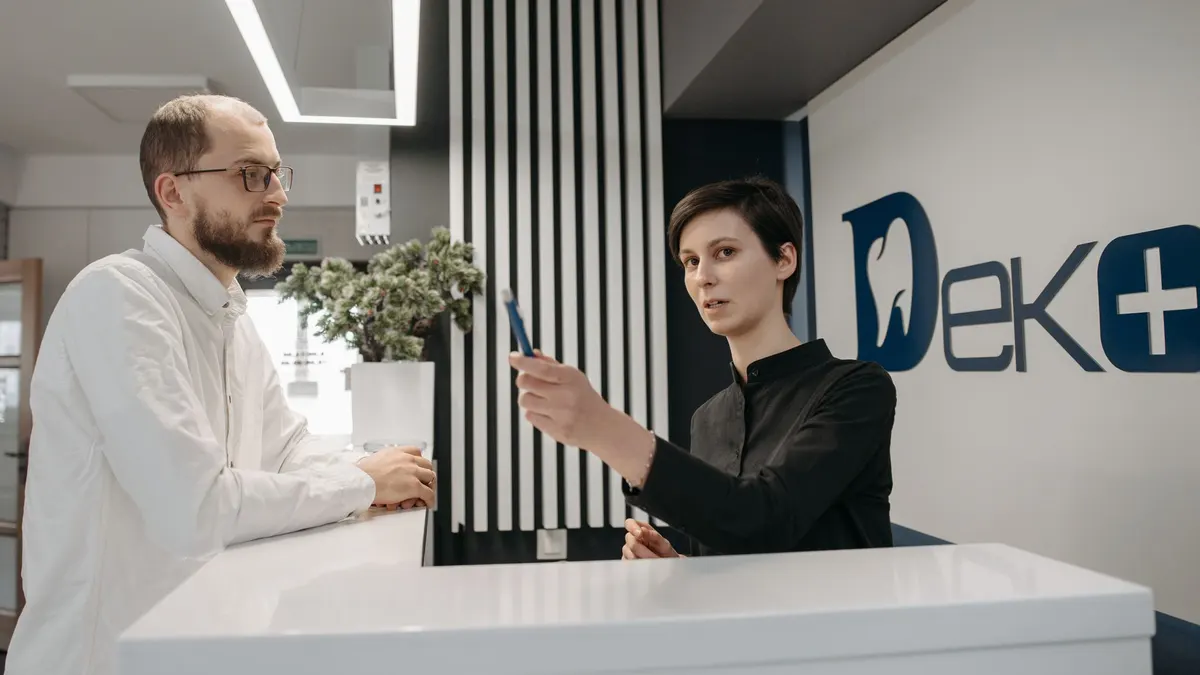 Akceptacja planu leczenia stomatologicznego – o co zapytać lekarza przed podjęciem decyzji