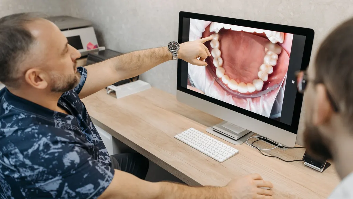 Zespół kliniki stomatologicznej – kto odpowiada za kompleksowe leczenie